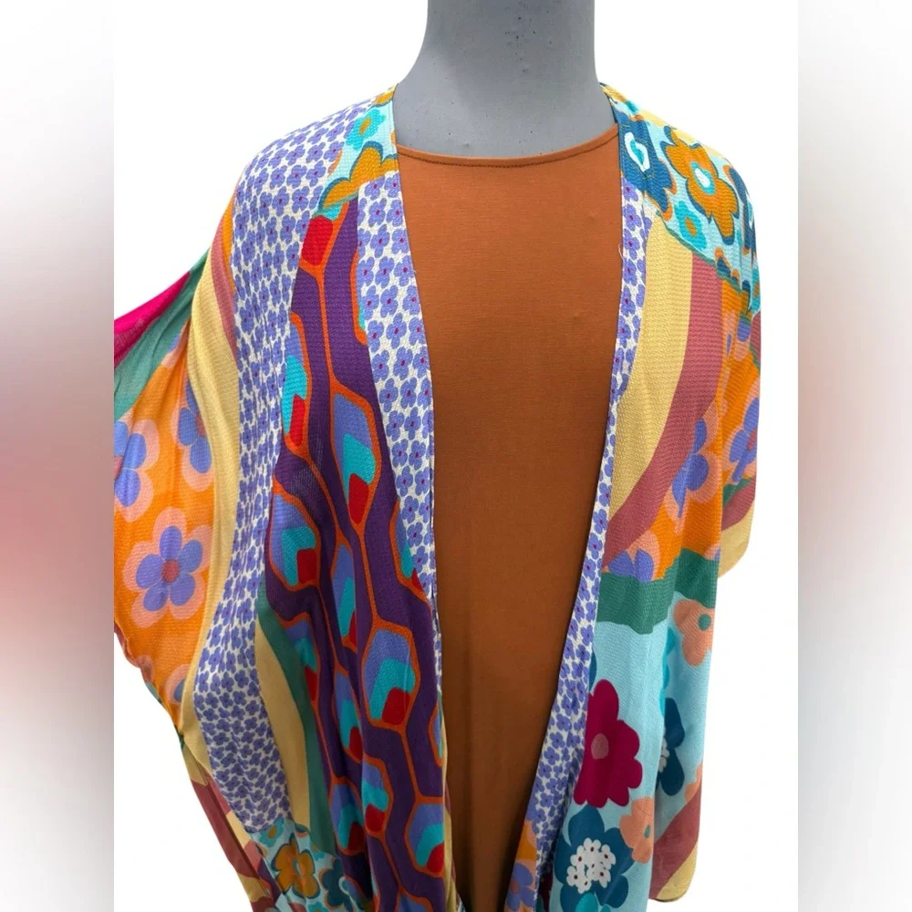 NWT kimono Ruana tassels exotic viscose soft flowy 60s psychedelic flower child - Picture 4 of 16